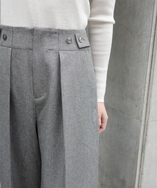 cle blatt(クレブラット)の「ウールライクサイドボタンワイドパンツ(スラックス・レディース・グレー/ブラウン・SMALL/MEDIUM)」の12枚目の写真