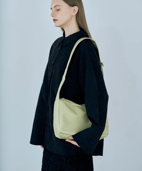 merrylatte(メリーラテ)の「square shoulder bag(ショルダーバッグ・レディース・イエロー・FREE)」の5枚目の写真