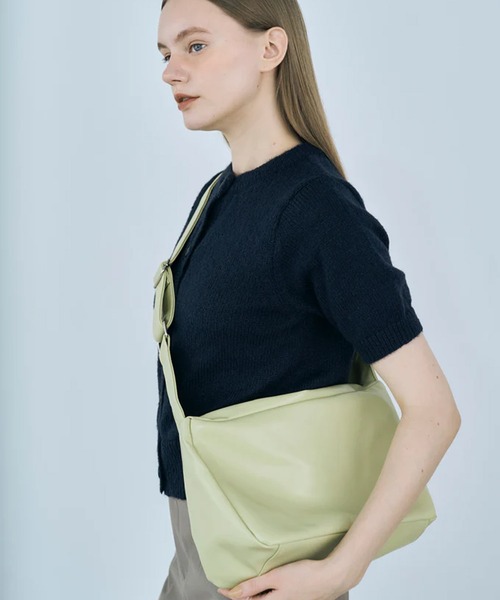 merrylatte(メリーラテ)の「square shoulder bag(ショルダーバッグ・レディース・イエロー・FREE)」の7枚目の写真