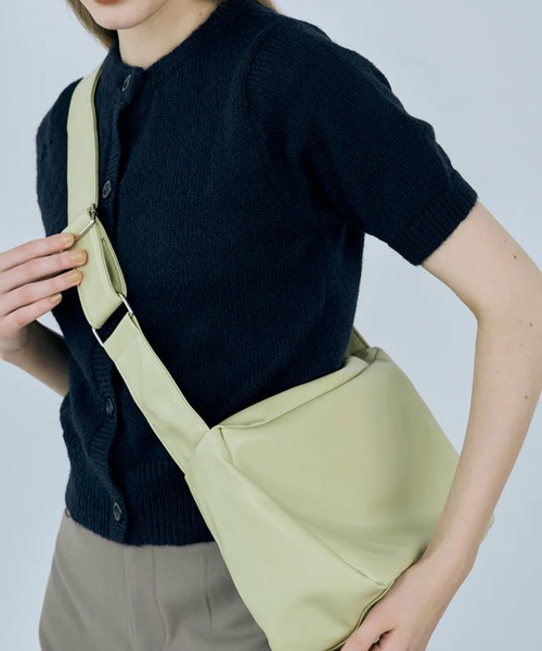 merrylatte(メリーラテ)の「square shoulder bag(ショルダーバッグ・レディース・イエロー・FREE)」の8枚目の写真