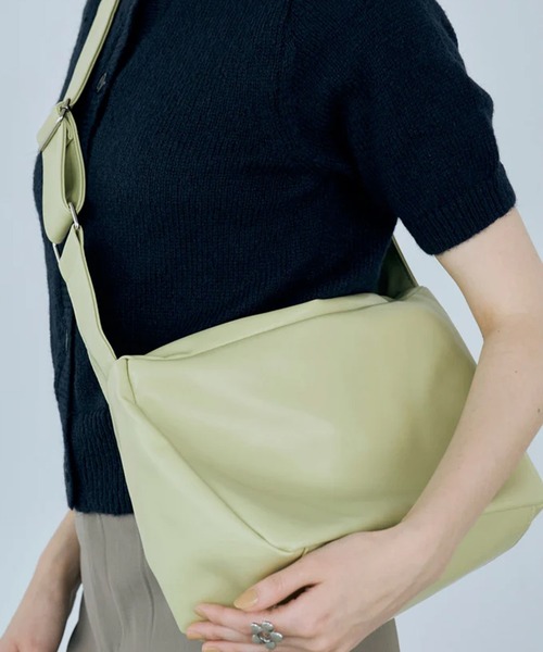 merrylatte(メリーラテ)の「square shoulder bag(ショルダーバッグ・レディース・イエロー・FREE)」の9枚目の写真