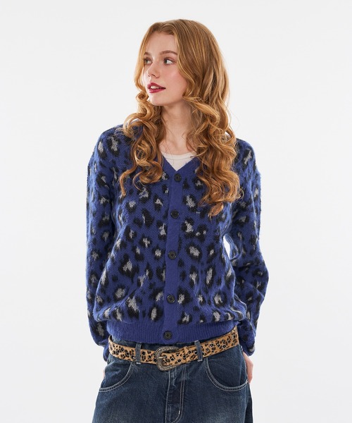 WISH FOR EVER(ウィッシュフォーエバー)の「【 3color / 3size 】LEOPARD JACQUARD CARDIGAN(カーディガン/ボレロ・メンズ・ブラウン系/マスタード/ブルー系・LARGE/MEDIUM/SMALL)」の2枚目の写真