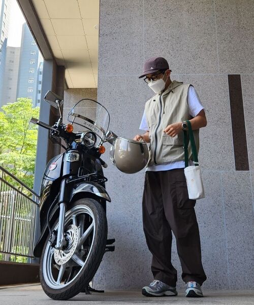 AREUBAN(アルバン)の「ハイクベストフードジップアップ_ベージュ(ベスト・レディース・その他・2/3)」の3枚目の写真
