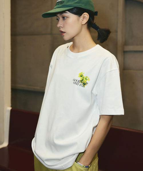 CORALIAN（コラリアン）の「フラワーグラフィックコットンTシャツホワイト（Tシャツ/カットソー・メンズ・その他・S/M/L/2XL/XL/XS/3XL）」の2枚目の写真