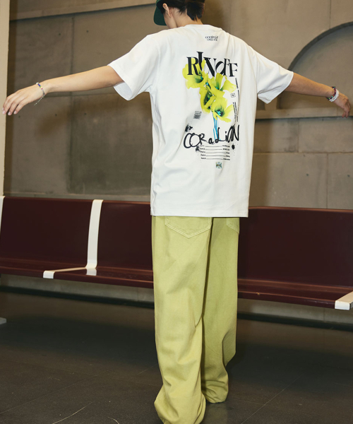 CORALIAN（コラリアン）の「フラワーグラフィックコットンTシャツホワイト（Tシャツ/カットソー・メンズ・その他・S/M/L/2XL/XL/XS/3XL）」の3枚目の写真