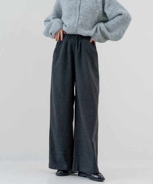 refinedworks（リファインドワークス）の「【refinedworks】起毛 素材の ワイドパンツ（その他パンツ・レディース・ベージュ/チャコールグレー・FREE）」の2枚目の写真