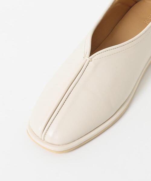 KBF（ケイビーエフ）の「センターシームフラットシューズ（パンプス・レディース・ブラック/アイボリー・36/38/37）」の11枚目の写真