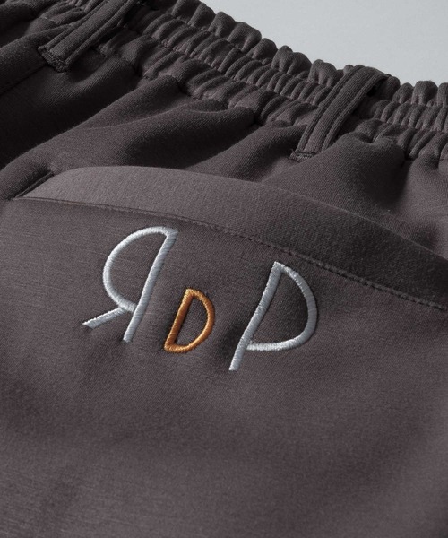 Felt-Maglietta（フェルトマリエッタ）の「[ROUXDI PERFE ルゥディパフィー]ロゴ刺繍ダンボールニットワイドパンツ（その他パンツ・メンズ・ブラック/チャコール・L-Long/L-Short/MEDIUM）」の15枚目の写真