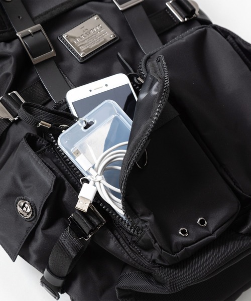 MAKAVELIC(マキャベリック)の「【MAKAVELIC / マキャベリック】DOUBLE BOTTLES BACKPACK / 3109-10116(バックパック/リュック・メンズ・ブラック・FREE)」の3枚目の写真