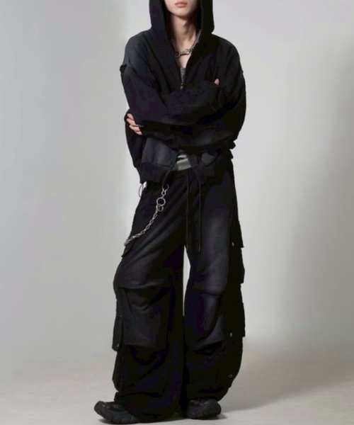 Chikashitsu +(チカシツプラス)の「【CHIKASHITSU PLUS HIGH】4 pocket dirty wash sweat cargo pants / 【チカシツプラスハイ】マルチポケットダーティーウォッシュスウェットカーゴパンツ(スウェットパンツ・メンズ・ブラック・01/02)」の5枚目の写真