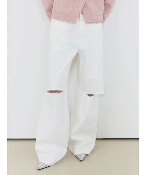 ETMON（エトモン）の「Slit White Denim Pants White（デニムパンツ・レディース・その他・S/M）」の2枚目の写真