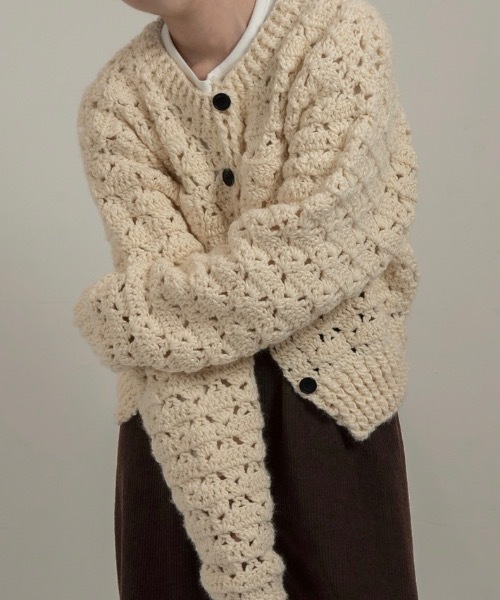 lawgy(ラウジー)の「loose chunky handmade knit cardigan / ルースチャンキーハンドメイドニットカーディガン(カーディガン/ボレロ・レディース・ホワイト/ブルー/イエロー・FREE)」の6枚目の写真