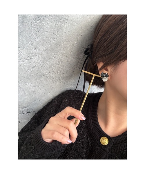 tone(トーン)の「【musk】ブラック×シルバーの小ぶりイヤリング(MA)(イヤリング・レディース・ブラック・FREE)」の5枚目の写真