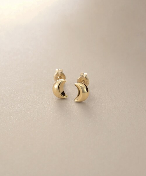 K10【サステナブル】ムーンシェイプ スタッドピアス
