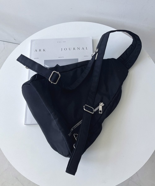AS KNOW AS plus(アズノゥアズプラス)の「2WAY バックパック&ワンショルダーバッグ(バックパック/リュック・レディース・アイボリー系/ブラウン/ブラック系/ブラック・FREE)」の22枚目の写真