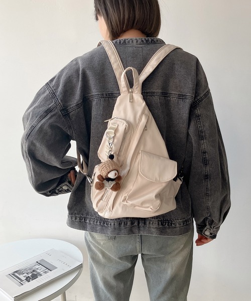 AS KNOW AS plus(アズノゥアズプラス)の「2WAY バックパック&ワンショルダーバッグ(バックパック/リュック・レディース・アイボリー系/ブラウン/ブラック系/ブラック・FREE)」の9枚目の写真