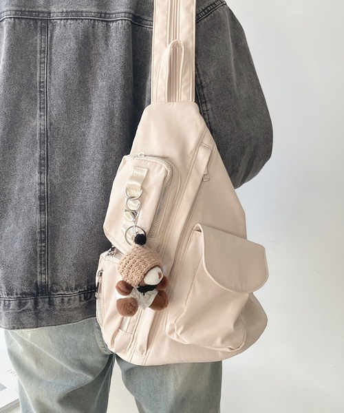 AS KNOW AS plus(アズノゥアズプラス)の「2WAY バックパック&ワンショルダーバッグ(バックパック/リュック・レディース・アイボリー系/ブラウン/ブラック系/ブラック・FREE)」の11枚目の写真