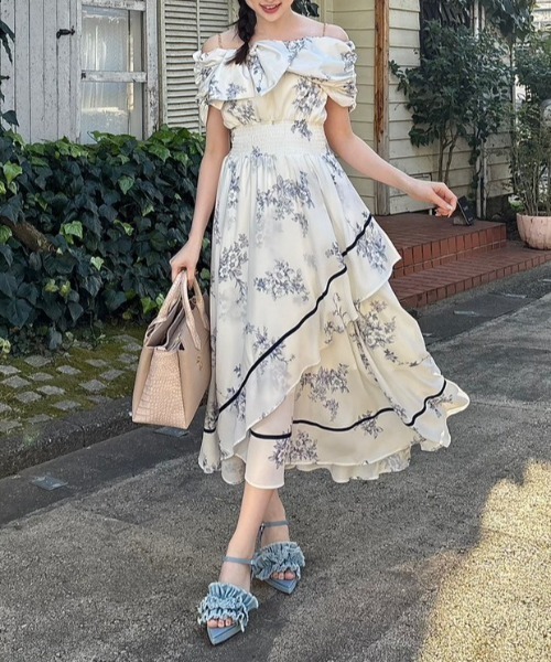 フロントビッグリボンフレアワンピース 春服 夏服（ワンピース