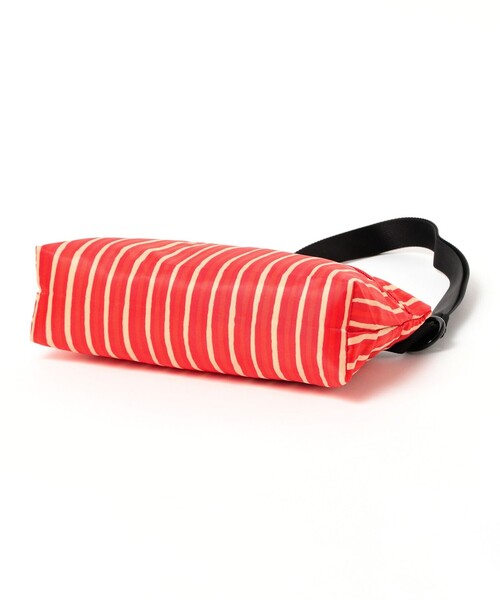 fennica（フェニカ）の「marimekko / Neat Crossbody Piccolo S ショルダーバッグ（ショルダーバッグ・レディース・レッド・ONE SIZE）」の4枚目の写真