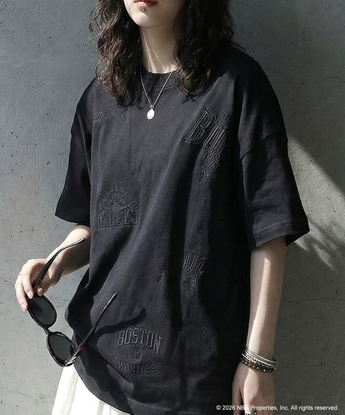 antiqua(アンティカ)の「NBA公式 ロゴ刺繍 Tシャツ(Tシャツ/カットソー・レディース・ダークグレー/ホワイト系その他/ホワイト/ブラック系その他/グレー系その他/ブラック・R/P)」の4枚目の写真