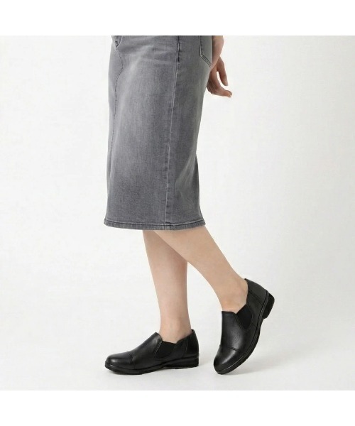 ing(イング)の「【WEB限定】【サスティナブル】スリッポンシューズ(スリッポン・レディース・ダークブラウン/ブラック/アイボリー・24.5cm/24cm/23.5cm/23cm/22.5cm)」の21枚目の写真