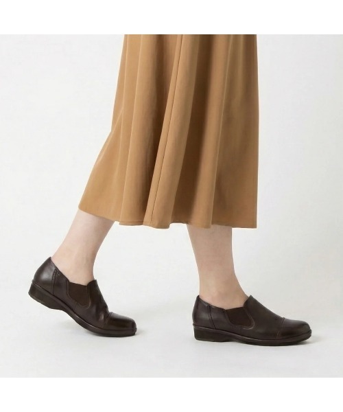 ing(イング)の「【WEB限定】【サスティナブル】スリッポンシューズ(スリッポン・レディース・ダークブラウン/ブラック/アイボリー・24.5cm/24cm/23.5cm/23cm/22.5cm)」の15枚目の写真