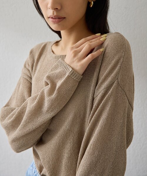 Whim Gazette(ウィムガゼット)の「ボートネックペーパーヤーンプルオーバー(ニット/セーター・レディース・チャコールグレー/ライトベージュ/モカ・FREE)」の9枚目の写真