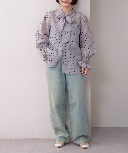 WILLOW(ウィロー)の「【willow】ボウタイ袖シャーリングシャツ(シャツ/ブラウス・レディース・グレー/ホワイト・ONE SIZE)」の7枚目の写真