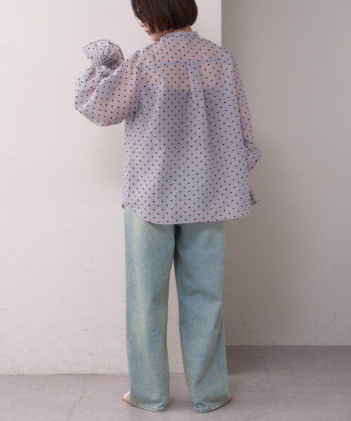 WILLOW(ウィロー)の「【willow】ボウタイ袖シャーリングシャツ(シャツ/ブラウス・レディース・グレー/ホワイト・ONE SIZE)」の9枚目の写真