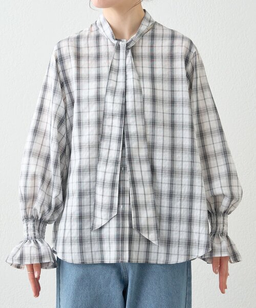 WILLOW(ウィロー)の「【willow】ボウタイ袖シャーリングシャツ(シャツ/ブラウス・レディース・グレー/ホワイト・ONE SIZE)」の10枚目の写真