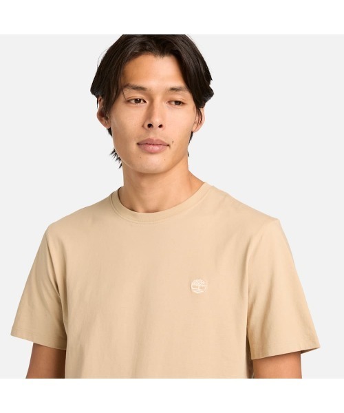 Timberland(ティンバーランド)の「半袖 チェスト ロゴ Tシャツ メンズ(Tシャツ/カットソー・メンズ・ベージュ・SMALL/MEDIUM/LARGE/XX-LARGE/X-LARGE)」の3枚目の写真