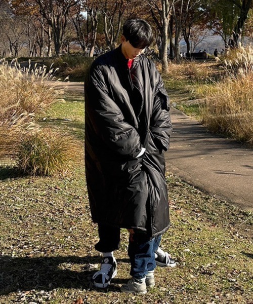 NOWLE（ノウル）の「【NOWLE】ウエストマーク 中綿 スタンドカラー ロングコート（ダウンジャケット/コート・メンズ・ブラック/ダークカーキ・FREE）」の5枚目の写真