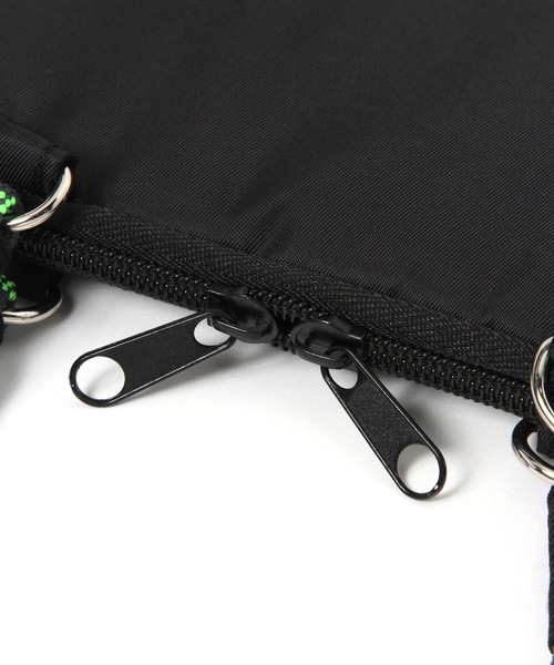 LAKOLE（ラコレ）の「ロープPCケース[タテ] / 638248（PC・タブレットケース・レディース・ブラック/グレー・FREE）」の10枚目の写真