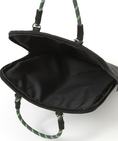 LAKOLE（ラコレ）の「ロープPCケース[タテ] / 638248（PC・タブレットケース・レディース・ブラック/グレー・FREE）」の14枚目の写真