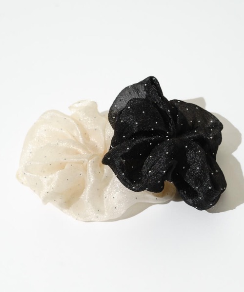 flower（フラワー）の「シアースタッズシュシュ（シュシュ・レディース・ベージュ/ブラック・FREE）」の3枚目の写真