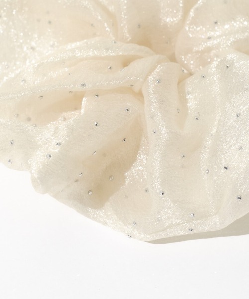 flower（フラワー）の「シアースタッズシュシュ（シュシュ・レディース・ベージュ/ブラック・FREE）」の7枚目の写真