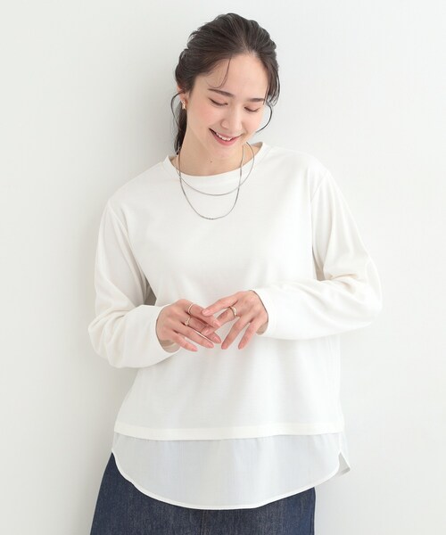 SHOO・LA・RUE(シューラルー)の「【洗濯機可/S-LL】レイヤードスタイルにおすすめ 裾切替 スムースロンT(Tシャツ/カットソー・レディース・ホワイト/ブラック/ホワイト系3・04/03/02/01)」の4枚目の写真