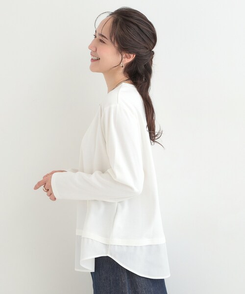 SHOO・LA・RUE(シューラルー)の「【洗濯機可/S-LL】レイヤードスタイルにおすすめ 裾切替 スムースロンT(Tシャツ/カットソー・レディース・ホワイト/ブラック/ホワイト系3・04/03/02/01)」の5枚目の写真