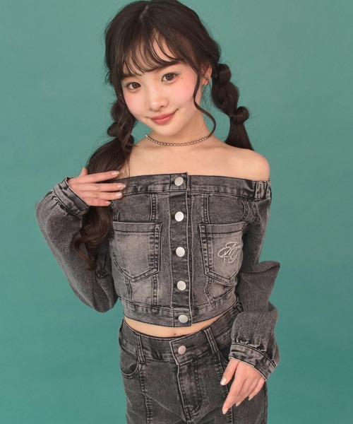 ANAP GiRL(アナップガール)の「デニム オフショル トップス(別売りセットアップ)(シャツ/ブラウス・キッズ・ブラック/ブルー・M/S/XS)」の3枚目の写真