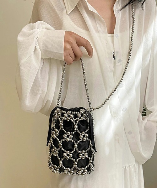 LUMIRA（アパレル）（ルミラ）の「パールバッグ ミニ ショルダーバッグ（ショルダーバッグ・レディース・ブラック/ホワイト・FREE）」の2枚目の写真