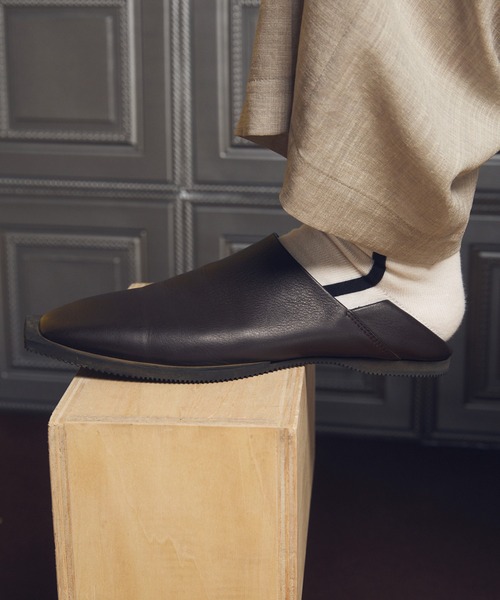 MAISON SPECIAL(メゾンスペシャル)の「《UNISEX》【SPECIAL SHOES FACTORY COLLABORATION】Plain Toe With Open Lacing Flat Slip-ons/プレーントゥ2WAYフラットスリッポン【MAISON SPECIAL/メゾンスペシャル】(ドレスシューズ・メンズ・ブラック/ブラウン・28.5/27.5/26.5/25.5)」の4枚目の写真