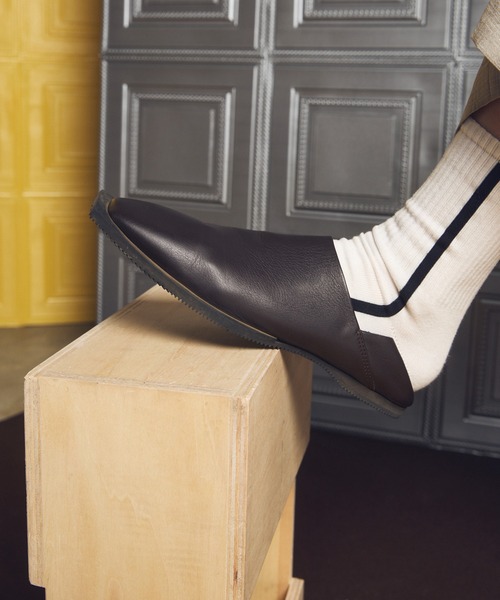 MAISON SPECIAL(メゾンスペシャル)の「《UNISEX》【SPECIAL SHOES FACTORY COLLABORATION】Plain Toe With Open Lacing Flat Slip-ons/プレーントゥ2WAYフラットスリッポン【MAISON SPECIAL/メゾンスペシャル】(ドレスシューズ・メンズ・ブラック/ブラウン・28.5/27.5/26.5/25.5)」の3枚目の写真