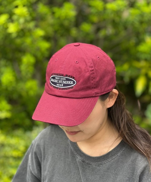 MAGIC NUMBER(マジック ナンバー)の「【MAGIC NUMBER】GENUINE TWILL LOW CAP(キャップ・メンズ・チャコール/ベージュ/バーガンディー/ネイビー・FREE)」の4枚目の写真