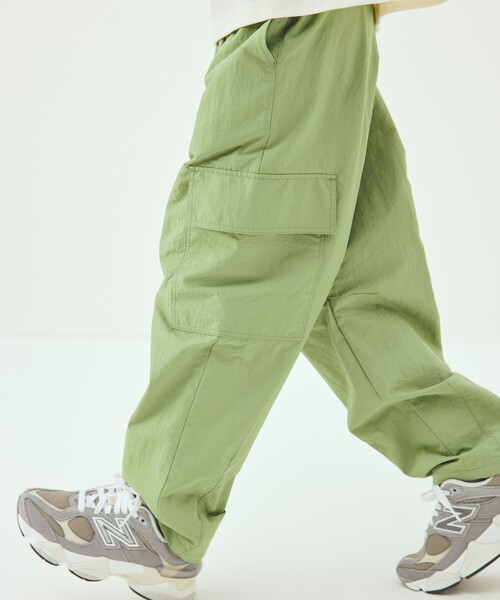 green label relaxing(グリーンレーベルリラクシング)の「【スタメンシリーズ】タッサーカーゴパンツ / キッズ 100cm-160cm 撥水 UVカット(その他パンツ・キッズ・オリーブ/ライトブルー/ダークグレー・140cm/130cm/110cm/100cm/150cm/120cm/160cm)」の3枚目の写真
