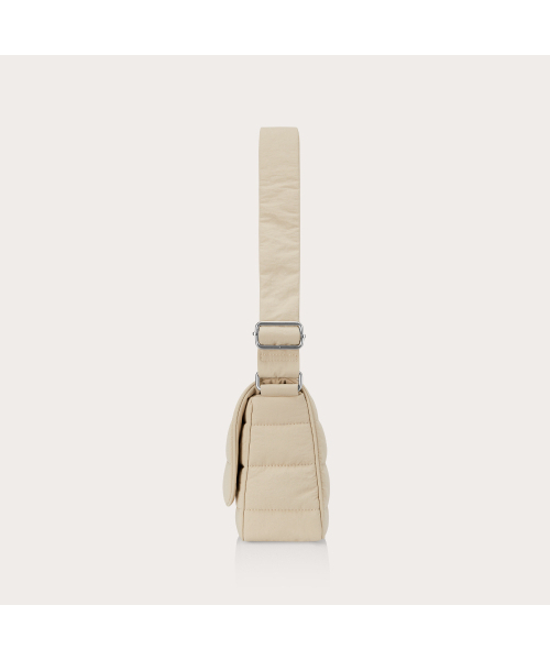 ALAVAGUE(アラバグ)の「アバロン クロス S - ベージュ(メッセンジャーバッグ・レディース・ベージュ・FREE)」の3枚目の写真