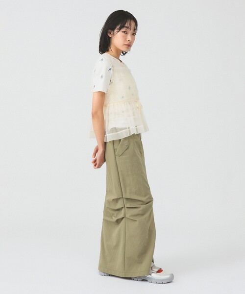 Ray BEAMS(レイビームス)の「チュール シャーリング ノースリーブ 26SS シアー レイヤードスタイル 二次会 お呼ばれ ブラウス 洗える(Tシャツ/カットソー・レディース・ホワイト系その他6/ブラック/サックスブルー・ONE SIZE)」の5枚目の写真