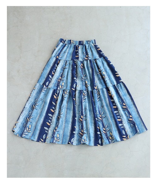 cawaii（カワイイ）の「葉っぱを描いたデニム風プリントミディアムスカート（スカート・レディース・ブルー・FREE）」の8枚目の写真