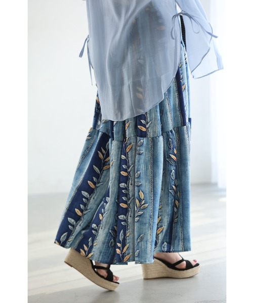 cawaii（カワイイ）の「葉っぱを描いたデニム風プリントミディアムスカート（スカート・レディース・ブルー・FREE）」の9枚目の写真
