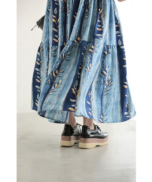 cawaii（カワイイ）の「葉っぱを描いたデニム風プリントミディアムスカート（スカート・レディース・ブルー・FREE）」の18枚目の写真
