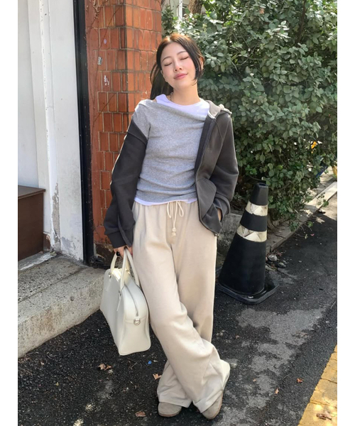 FRIVER07（フリバー07）の「Back logo banding sweatpants [FRSP05PT01]_Beige（その他パンツ・レディース・ベージュ・FREE）」の2枚目の写真